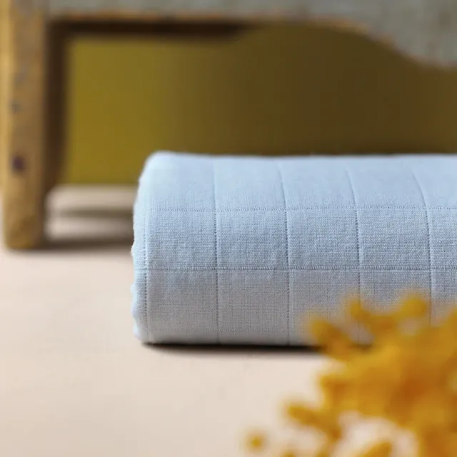 La Maison Naïve Coton Matelassé tissu Ciel coton