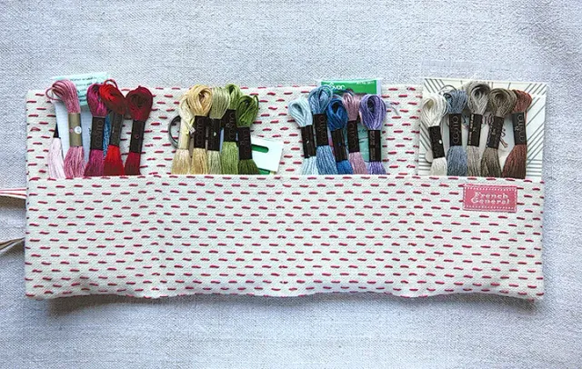 French General Deluxe kit broderie 20 écheveaux coton