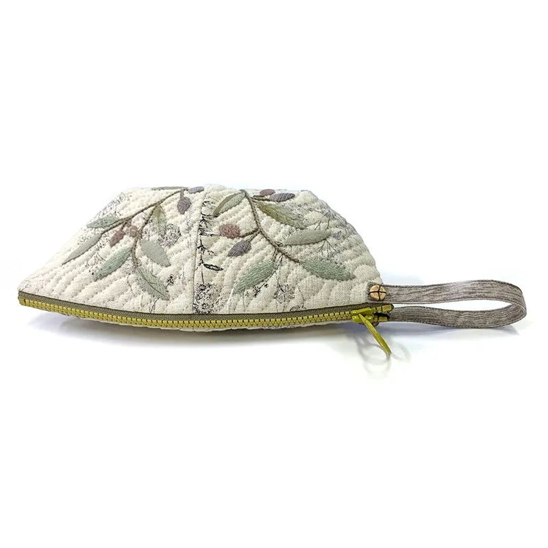 Yoko Saito Applique Pouch kit pochette brodée fermée