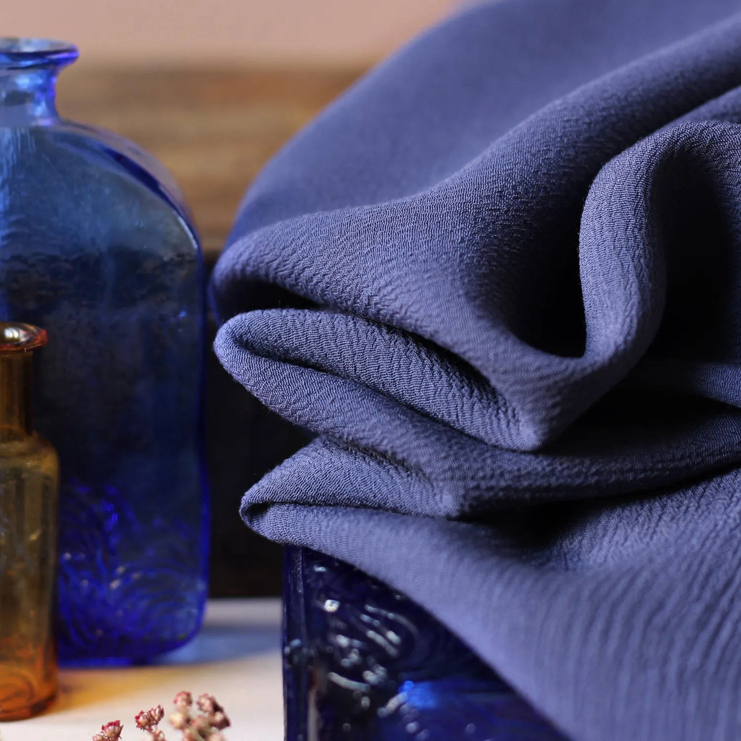 La Maison Naïve Crêpe Marocain tissu viscose indigo au mètre