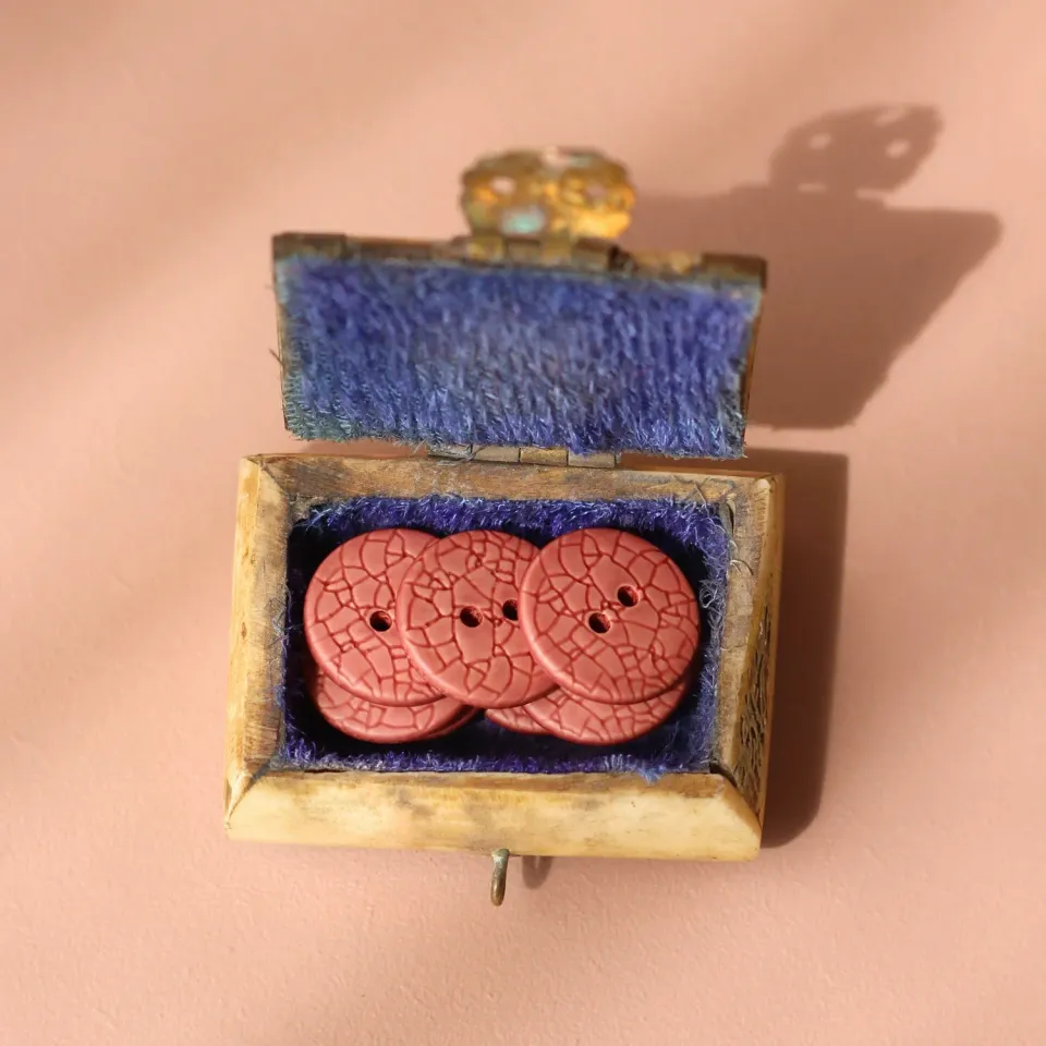 La Maison Naïve bouton craquelé sienne 18 mm à l’unité