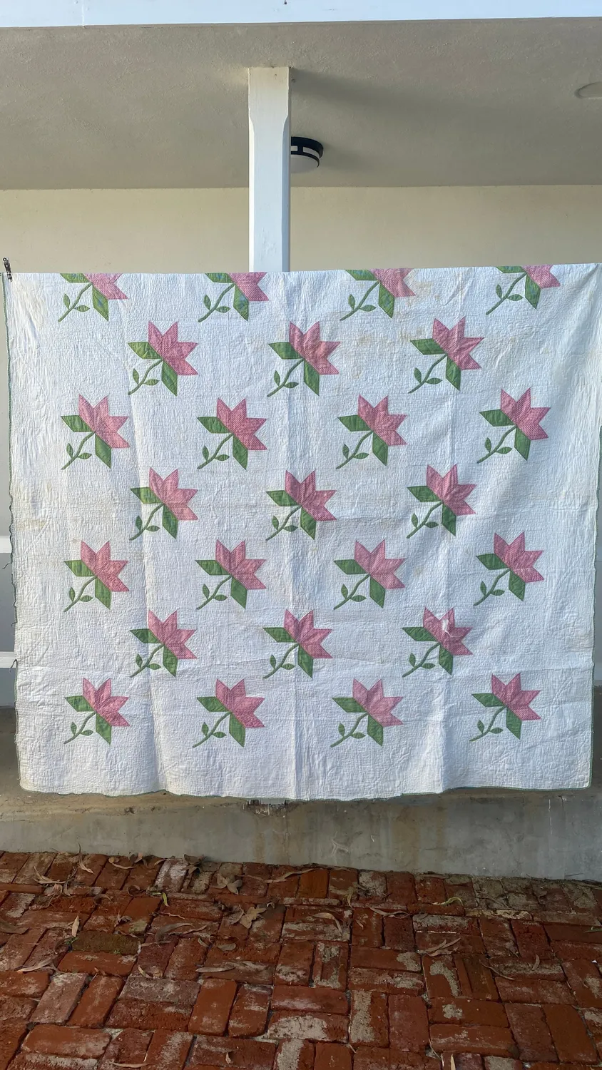 French General quilt ancien Tulip main 188 x 190 cm