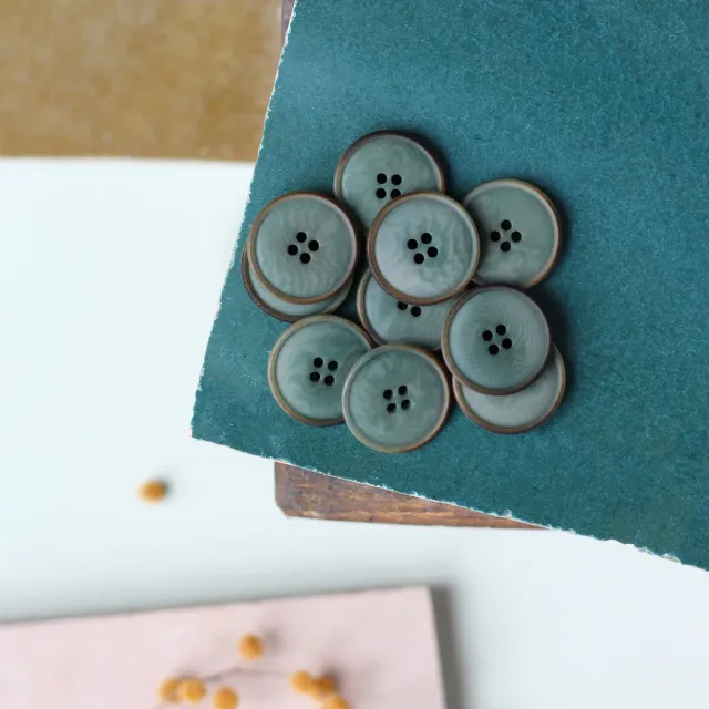 La Maison Naïve Corozo Fin Rebord 20 mm bouton mat laurier à l'unité