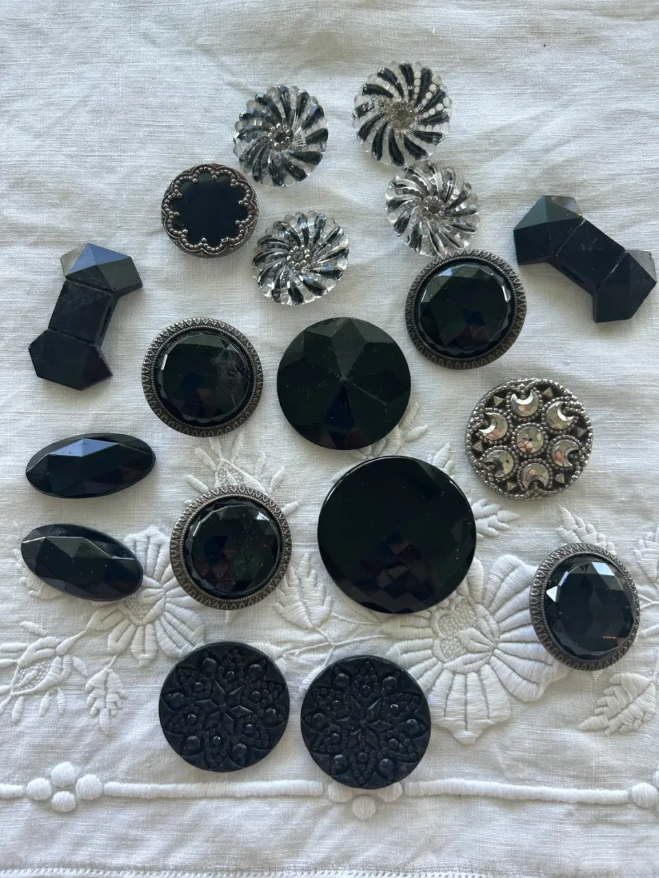 French General boutons anciens verre noir lot 18