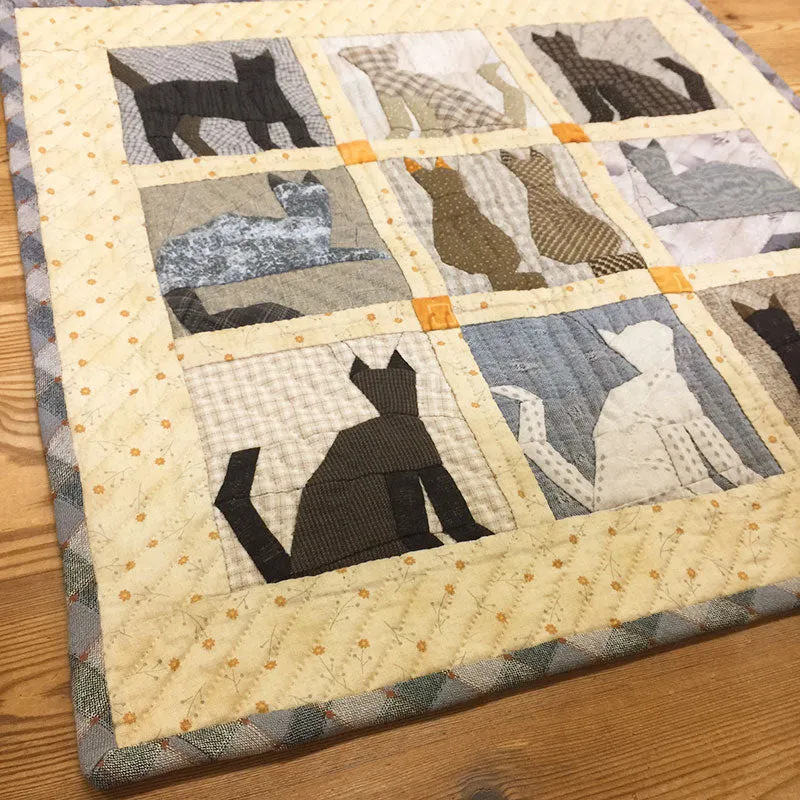Yoko Saito Lucky Tail patron tapisserie chats 43 cm anglais