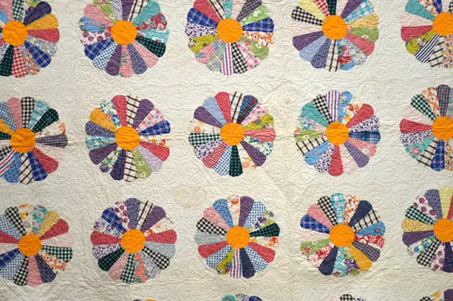 French General Dresden Plate quilt ancien 193x229 bordure rose