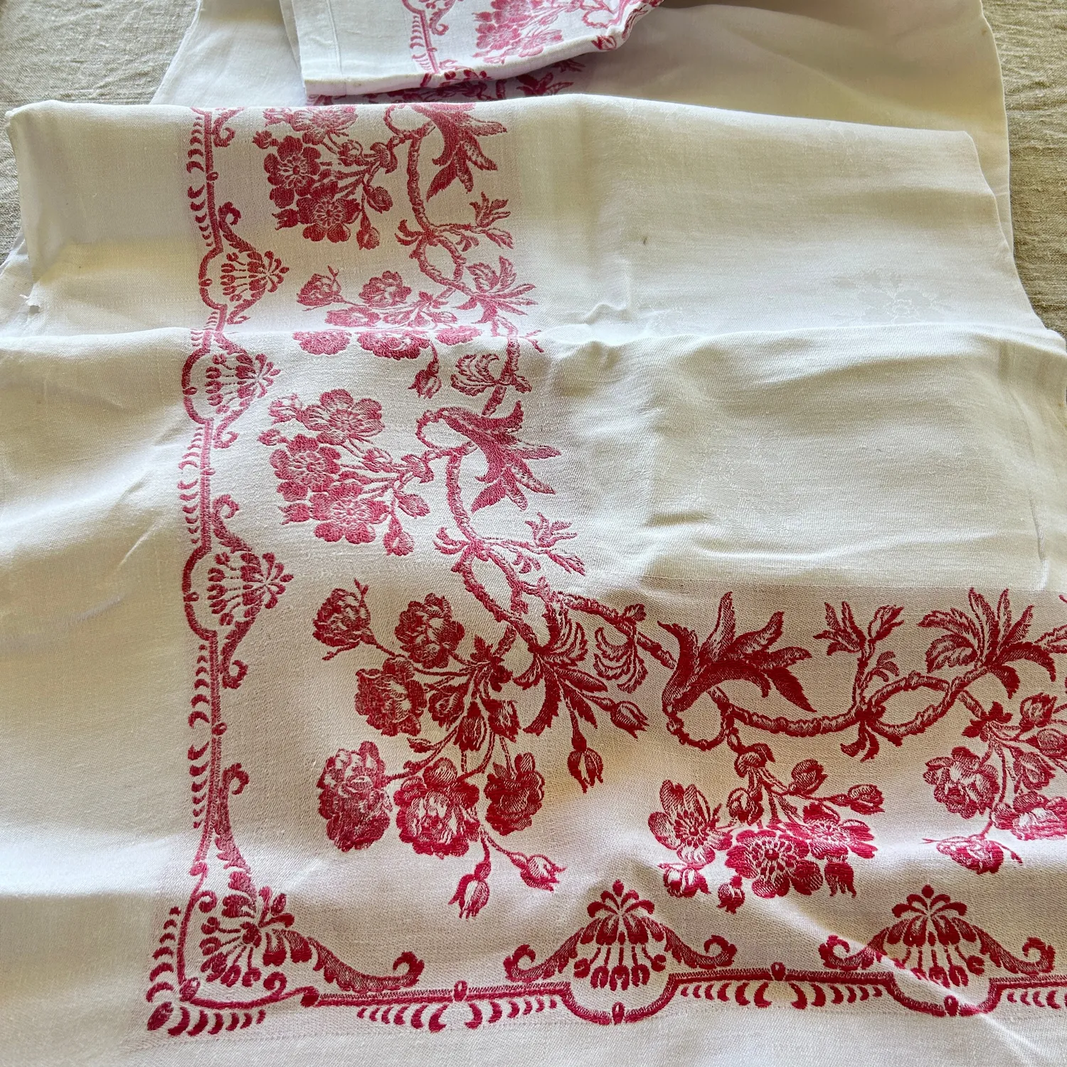 French General nappe damassée ancienne coton monogramme AC
