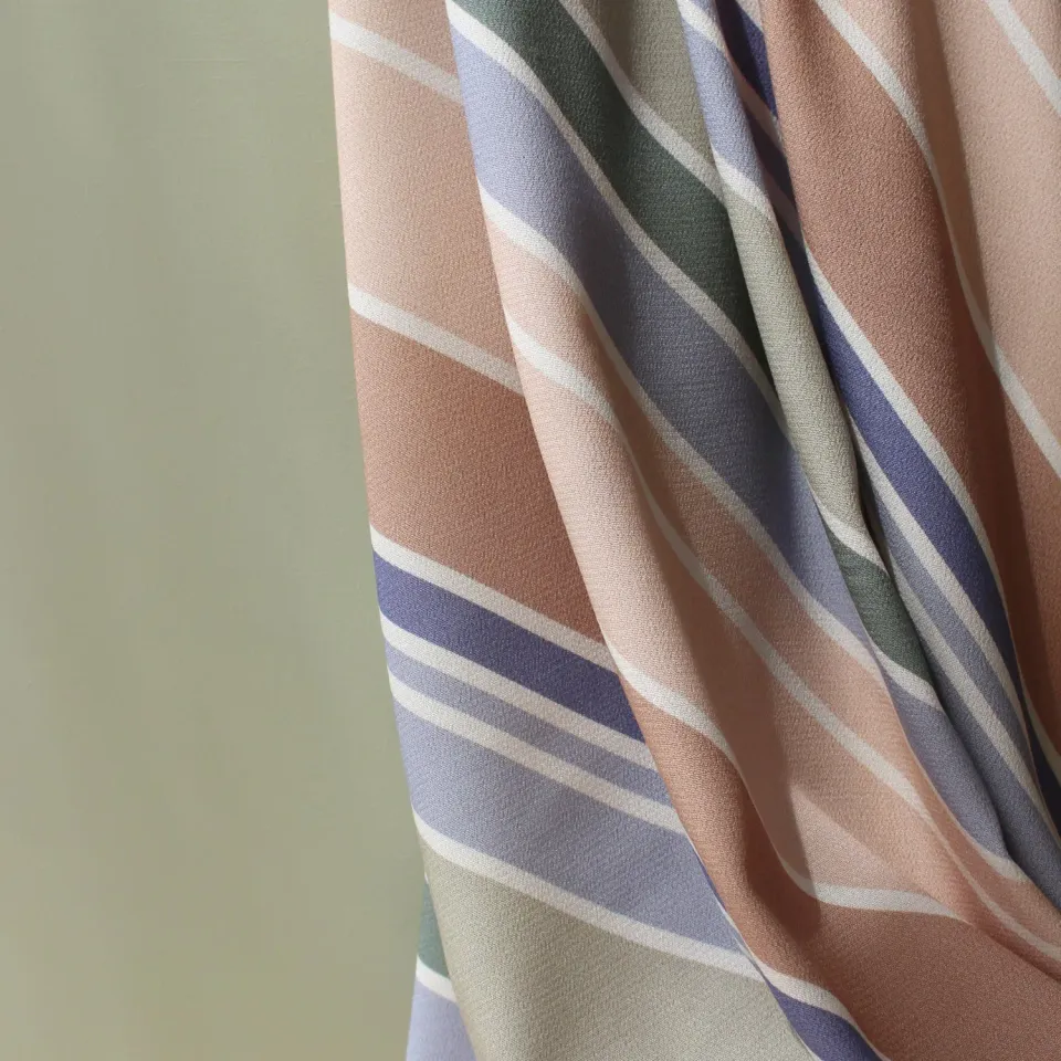 La Maison Naïve coupon crêpe viscose rayures diagonales