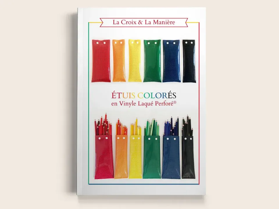 La Croix et La Manière Étuis colorés livret vinyle perforé