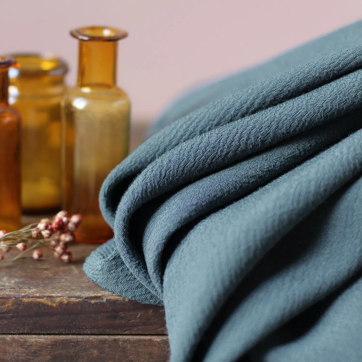 La Maison Naïve Crêpe Marocain coupon tissu Paon viscose
