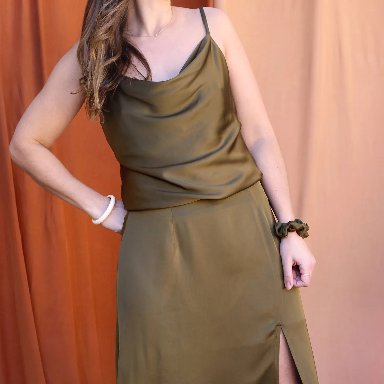 La Maison Naïve Satin Viscose tissu satin olive au mètre