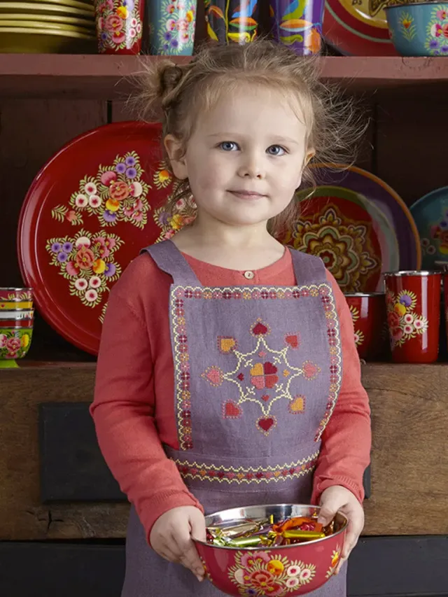 La Croix et La Manière Poupée Russe kit tablier 4/6 ans