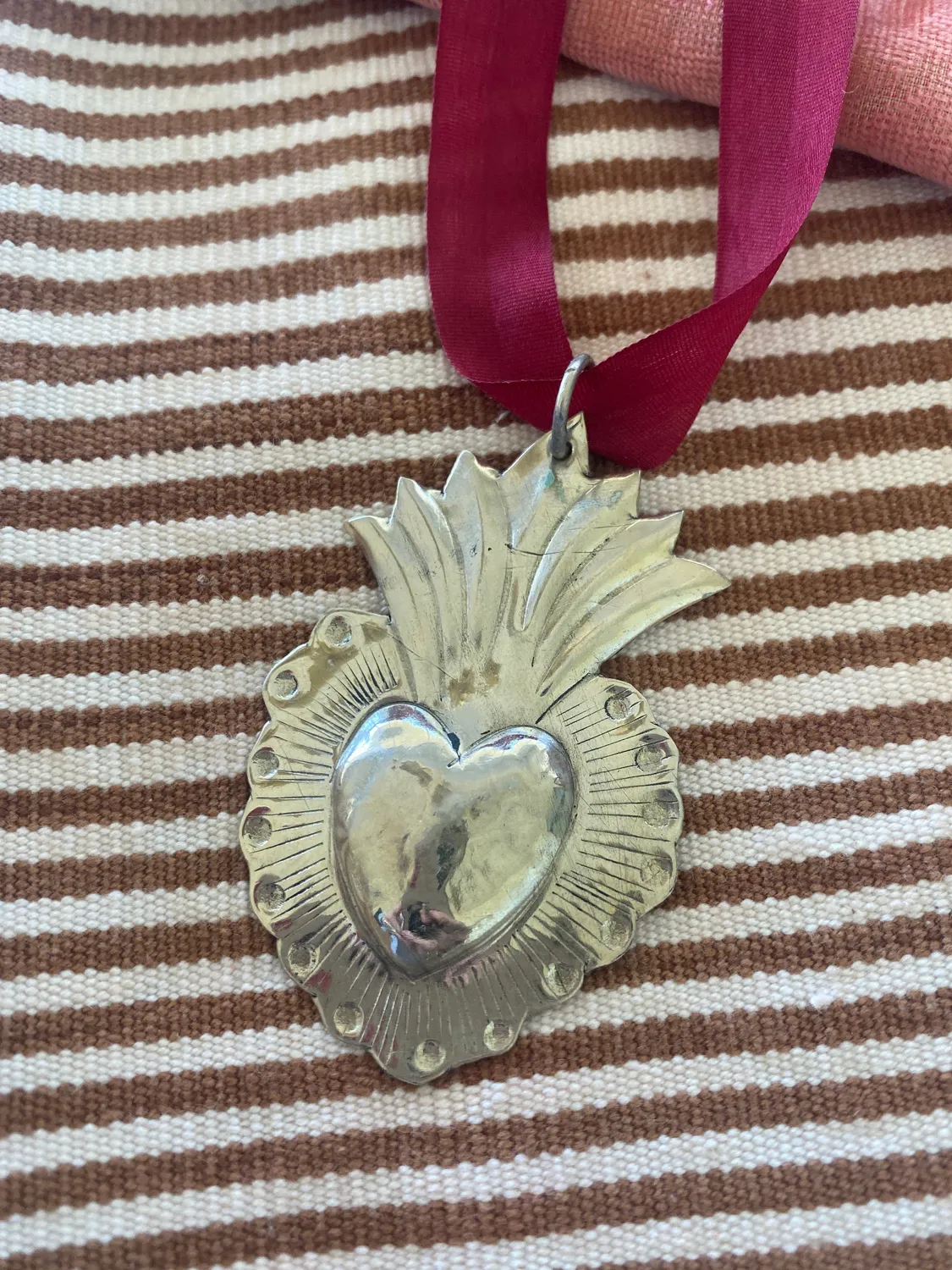 French General Alpaca Corazón pendentif coeur sacré large n°8