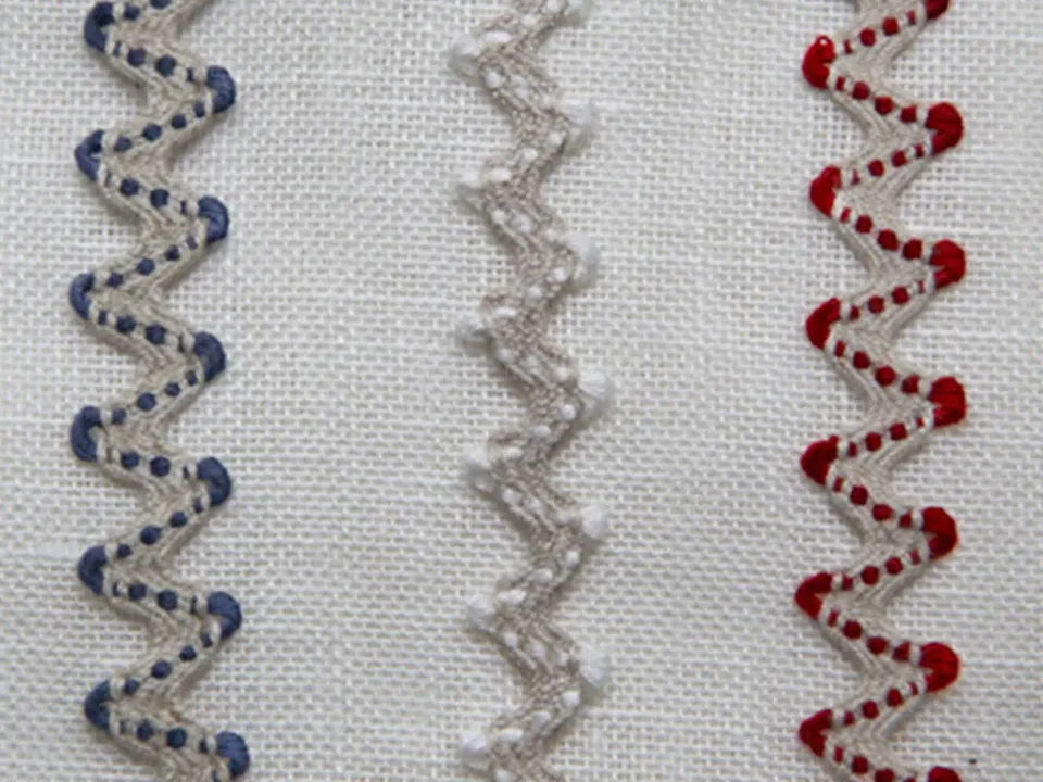 La Croix et La Manière Croquet brodé galon bleu naturel 1,2 cm