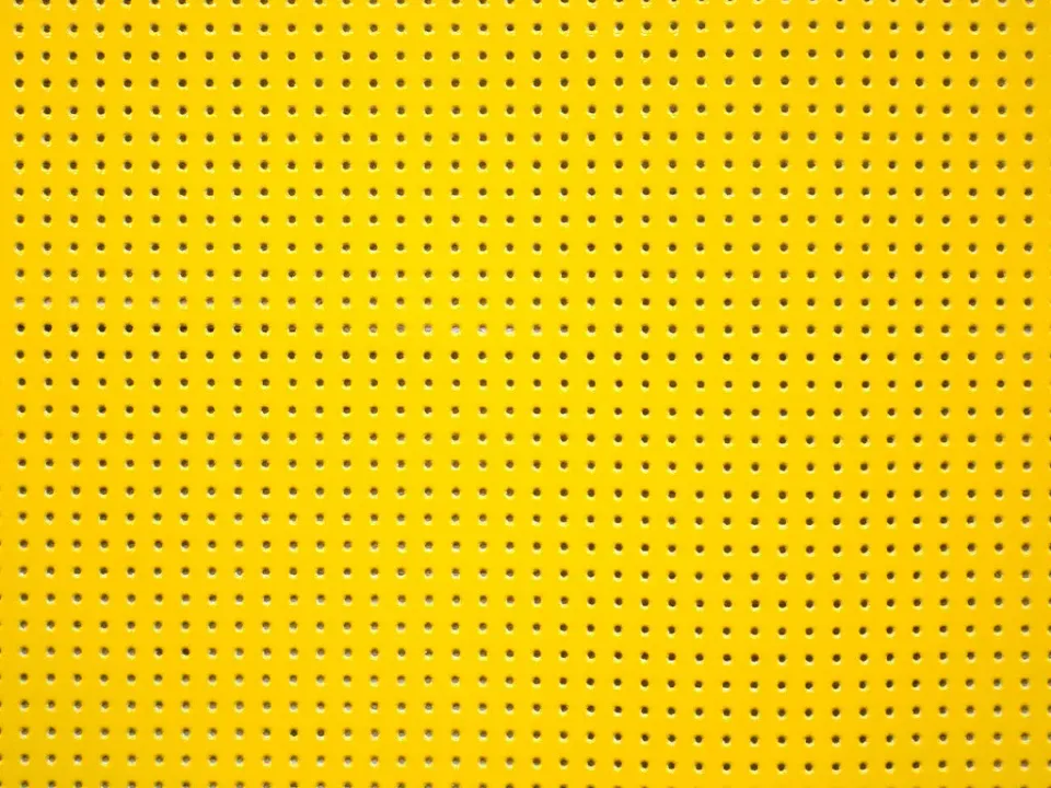 La Croix et La Manière Vinyle Laqué Perforé coupon jaune 25x45 cm