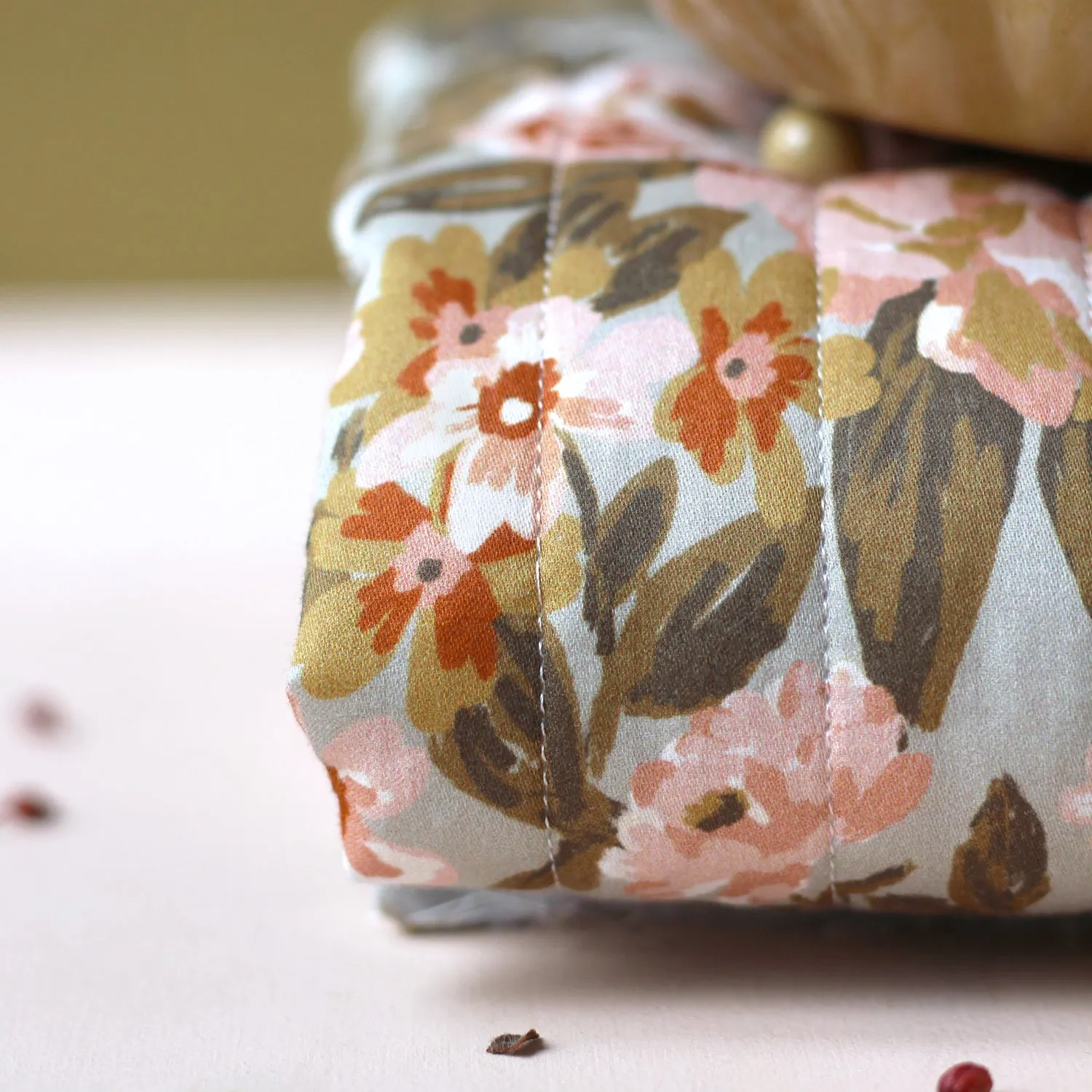 La Maison Naïve Jardin Amande satin coton matelassé floral