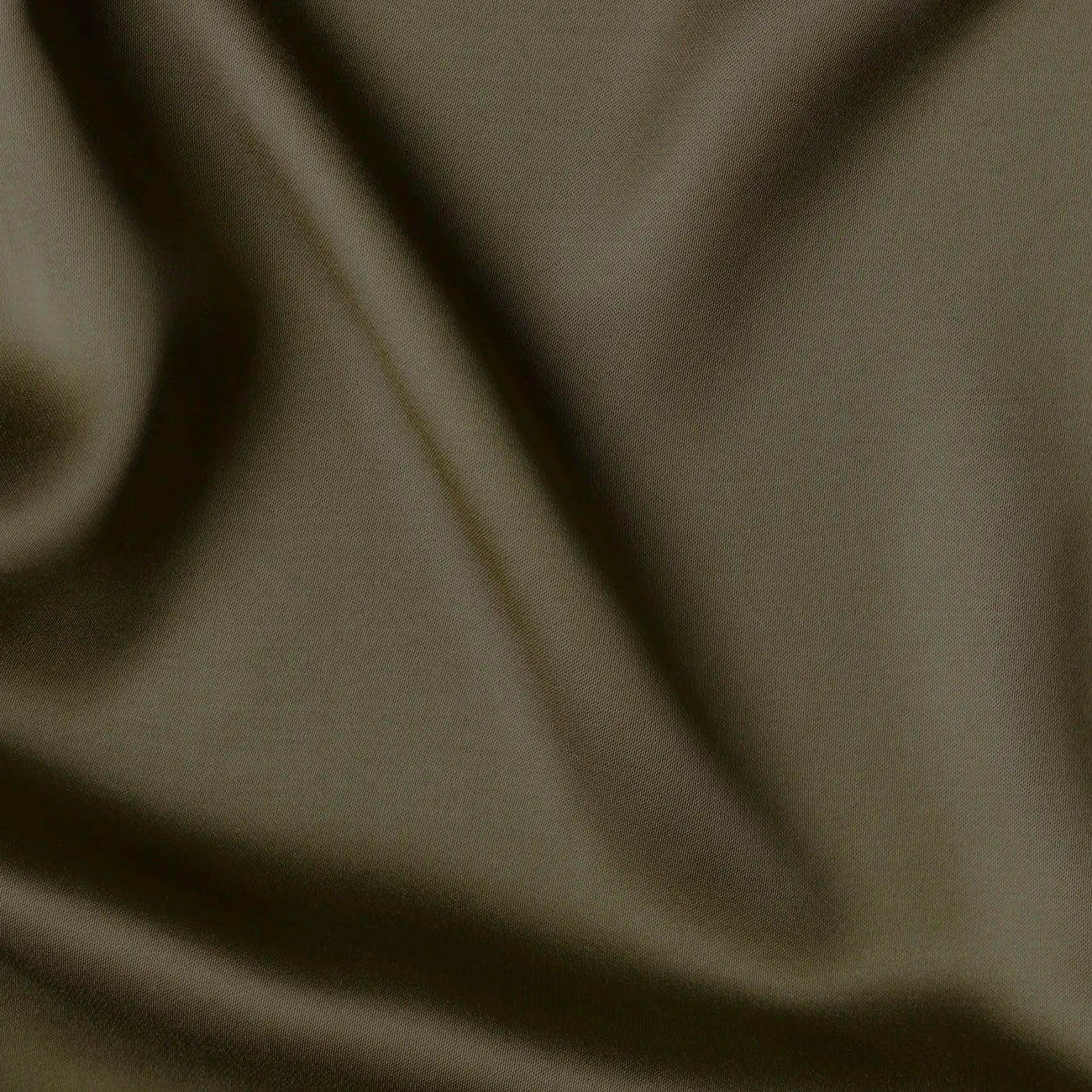 La Maison Naïve Satin de Viscose Olive coupon 145 cm fin de rouleau