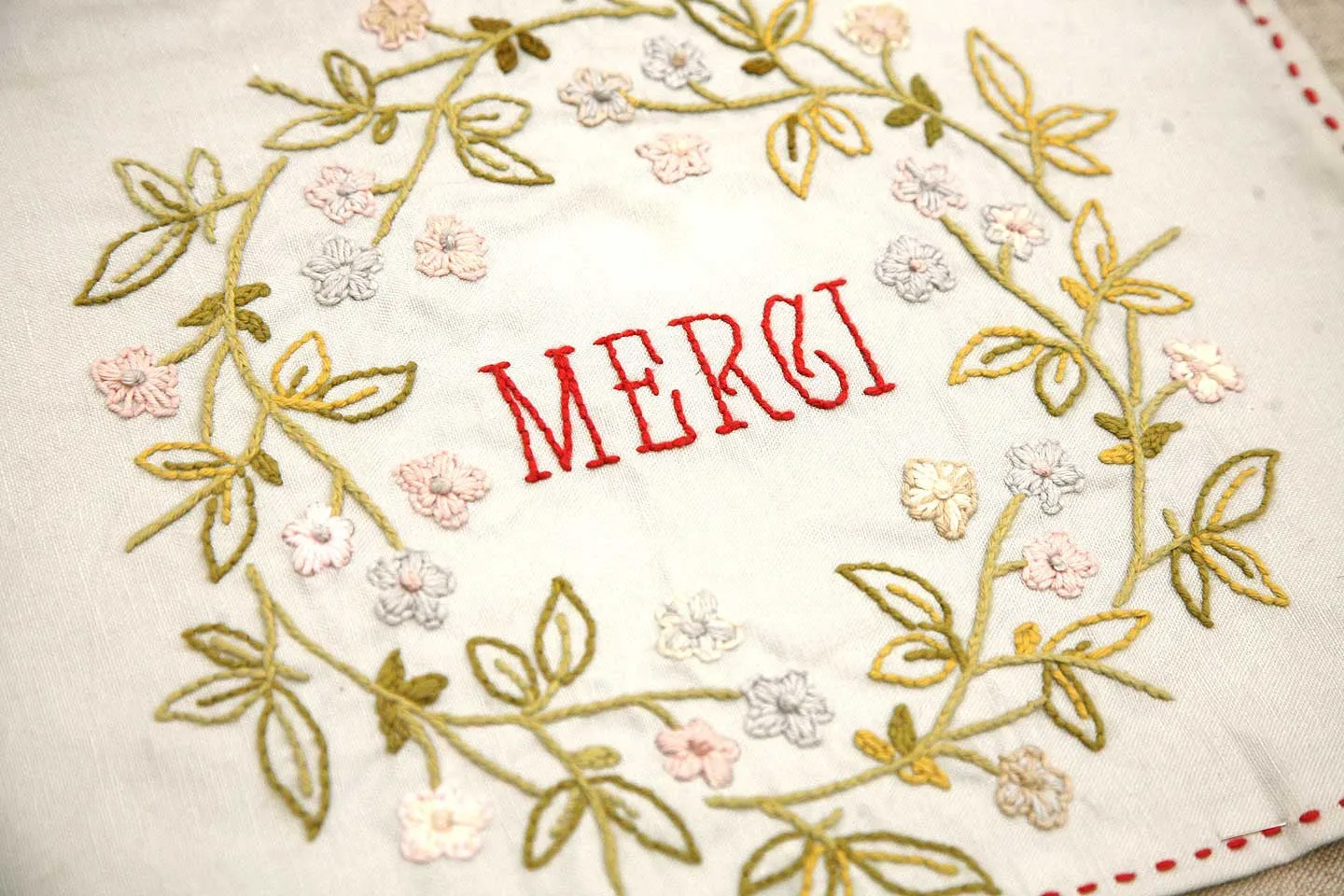 French General Merci sampler toile à broder lin gris
