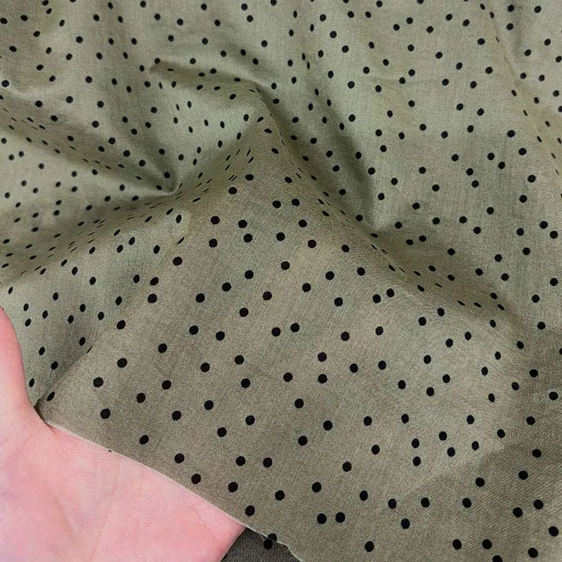 Yoko Saito 80s Royal Lawn tissu coton pois verts au mètre