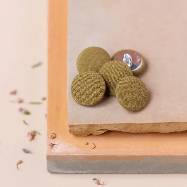 La Maison Naïve Olive Clair 18 mm bouton recouvert à l'unité
