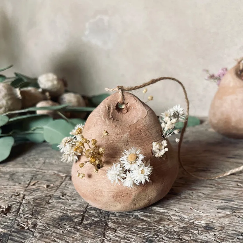 La Maison Naïve Pique-Fleurs suspension terre cuite