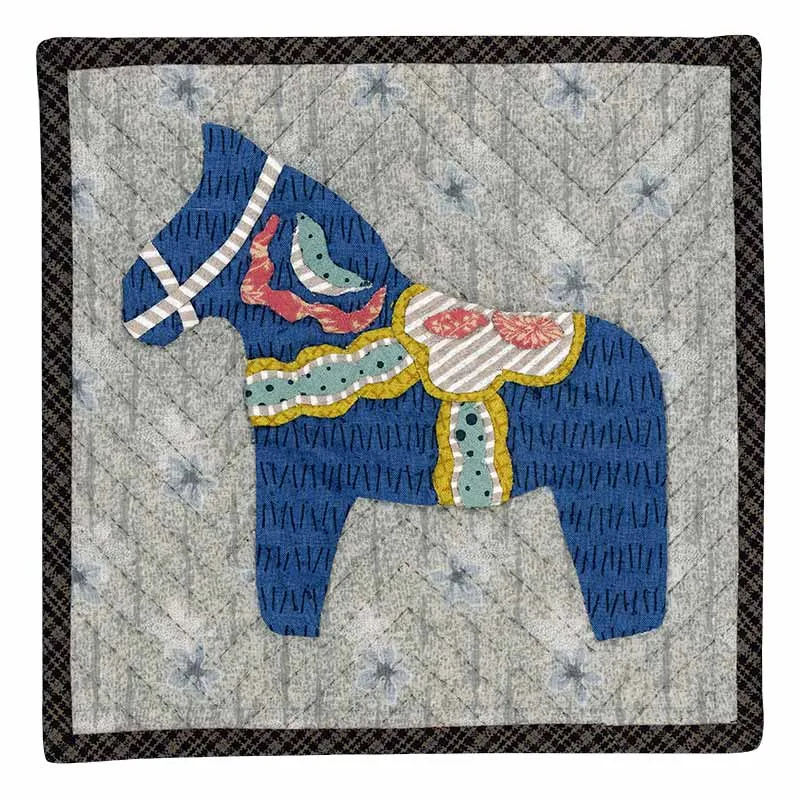 Yoko Saito Dalarna Horse kit tapisserie mini rouge 21 cm
