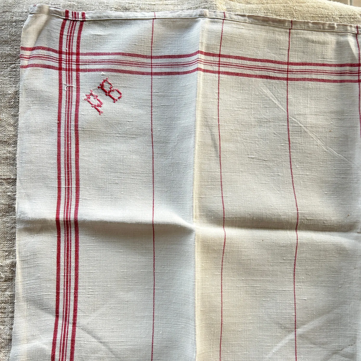 French General PB Monogram torchon lin ancien lot de 2 patiné