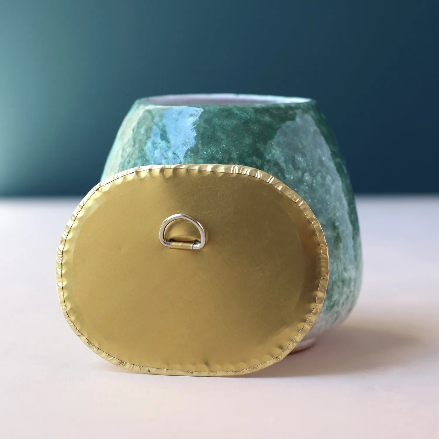 La Maison Naïve Laiton Doré petit miroir ovale travaillé