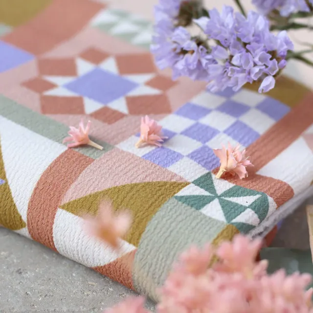 La Maison Naïve crêpe marocain patchwork mauve tissu viscose