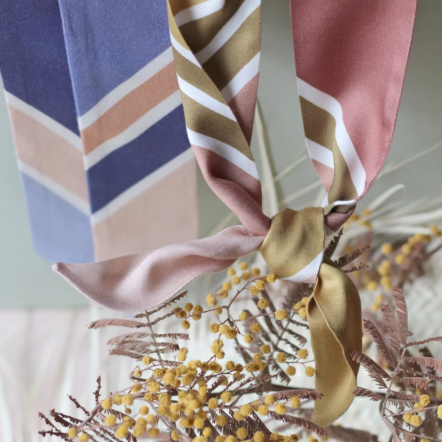 La Maison Naïve Diagonales Indigo kit couture foulard à nouer